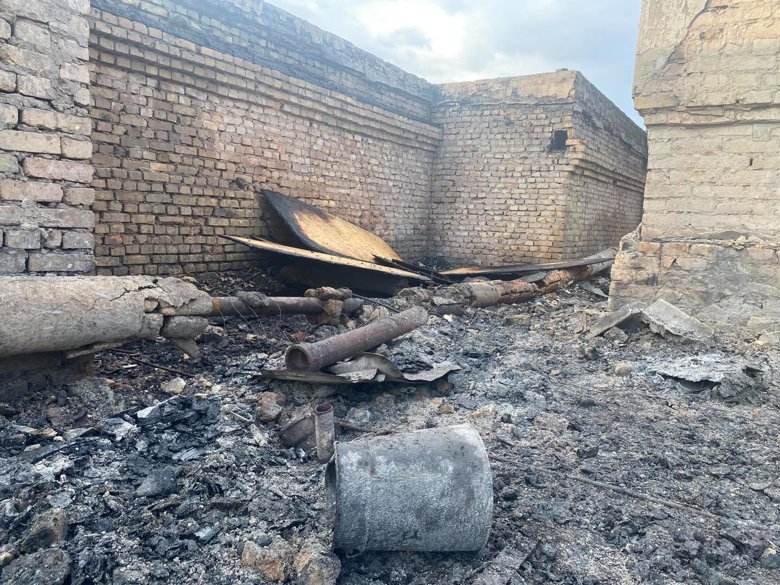 Міський голова Володимир Буряк опублікував фото наслідків пожежі в багатоповерхівці у Запоріжжі.