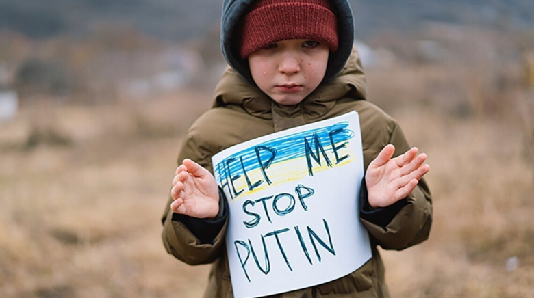 В результате вторжения российских оккупантов в Украине ранения получили по меньшей мере 711 детей.
