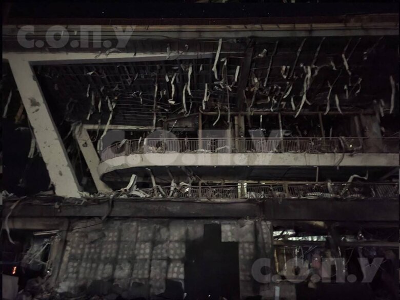 Фото наслідків удару по Одесі та області. Пошкоджено припортову інфраструктуру, морський вокзал, готель, зерносховище.