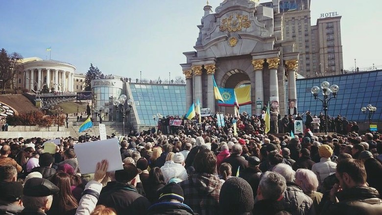 На Майдані Незалежності в Києві триває акція на підтримку Надії Савченко, яку російська влада викрала з України і вже майже два роки тримає у в’язниці