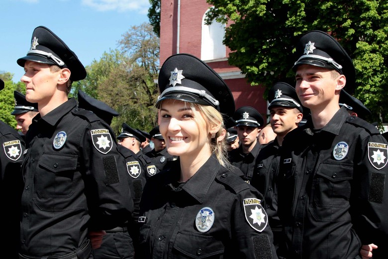 Новая патрульная полиция начала работу Кировограде. Патрулировать улицы города будут 238 полицейских.