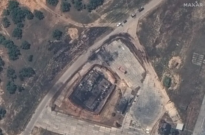 На новых спутниковых снимках видно, что на аэродроме Бельбек уничтожены два МиГ-31 и истребитель Су-27. Кроме того, поврежден истребитель МиГ-29.