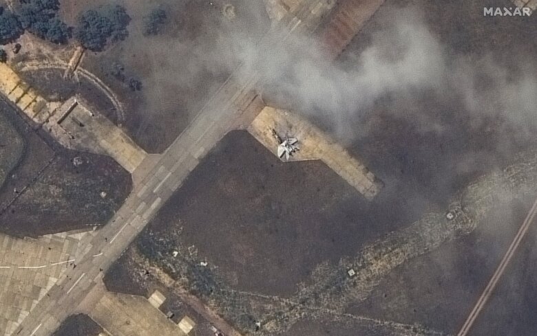 На новых спутниковых снимках видно, что на аэродроме Бельбек уничтожены два МиГ-31 и истребитель Су-27. Кроме того, поврежден истребитель МиГ-29.