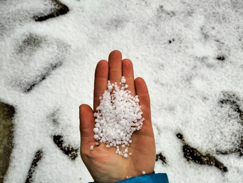 Сніг в Карпатах випав 24 серпня У неділю, 24 серпня, на горі Піп Іван у Карпатах та в урочищі Заросляк біля Говерли випав перший сніг.