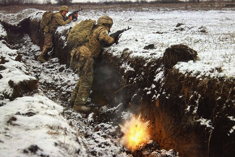 Потери россии в войне – ВСУ за сутки ликвидировали еще 1400 российских окупантов За минувшие сутки, 7 января, украинские военные уничтожили еще 1400 солдат армии рф. Общие потери российских войск с начала полномасштабной войны превысили 1,215 млн. человек.