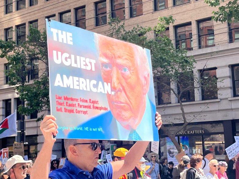 Протести проти Трампа – США охопила хвиля масштабних протестів Рекордна хвиля протестів «No Kings» охопила США: мільйони громадян вийшли на вулиці через невдоволення політикою Трампа, стрімке зростання цін на пальне та введення нових торговельних мит.