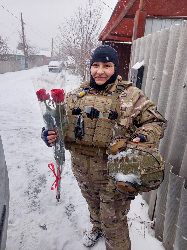 Наталія Кудрявцева – інтерв'ю з бойовою медикинею 72-ї ОМБР – про МСЕК, забезпечення ліками, сексизм, службу Слово і діло публікує серію інтерв'ю з жінками-військовими. Героїня першої розмови – Наталія Кудрявцева, військовий медик із батальйону безпілотних систем Булава 72-ї ОМБр імені Чорних Запорожців.