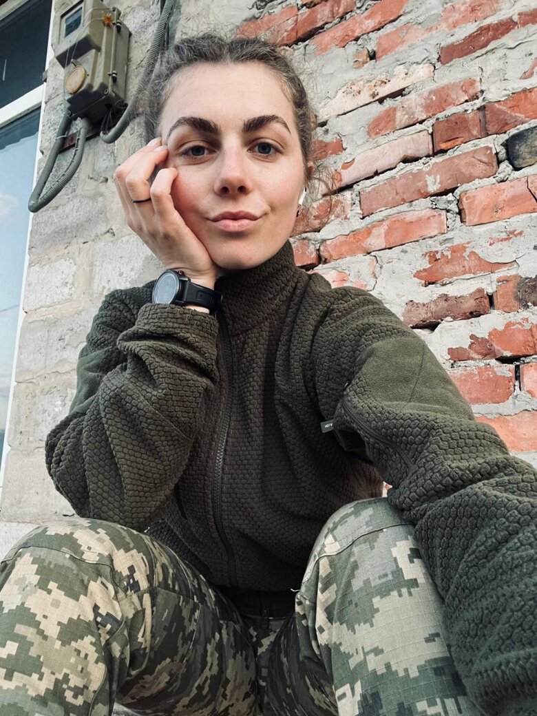 Марьяна Охремчук – интервью с военной психологиней об усталости от службы и культуре в подразделениях Слово и дело публикует серию интервью с женщинами-военными. Героиня третьего разговора – подполковник Марьяна Охремчук, которая работает в системе психологической поддержки персонала.