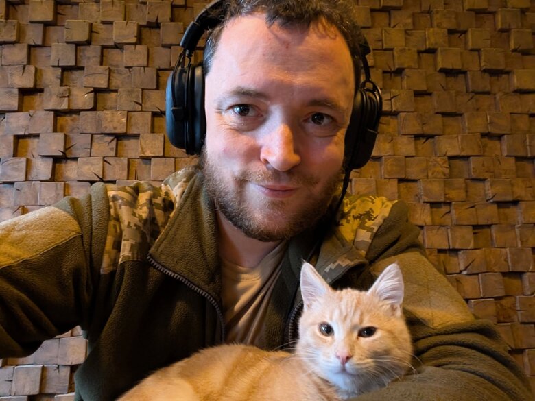 Віктор Трегубов – інтерв'ю з речником УОС про роботу з Драпатим, суперечки з DeepState і зміни в ЗСУ Речник УОС Віктор Трегубов розповідає в інтерв’ю Слово і діло про те, як змінилися ЗСУ за роки війни, чим запам’яталася робота з Драпатим, медійних військових та суперечки з DeepState.