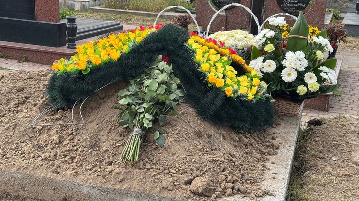 Анатолий Кашпировский – телецелителя и бывшего депутата Госдумы рф Кашпировского похоронили в Виннице В Виннице тайно похоронили Анатолия Кашпировского, который стал известен благодаря телевизионным сеансам гипноза.