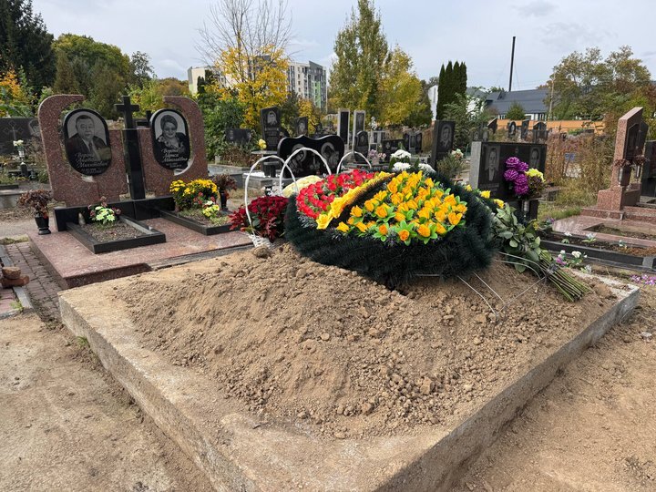 Анатолий Кашпировский – телецелителя и бывшего депутата Госдумы рф Кашпировского похоронили в Виннице В Виннице тайно похоронили Анатолия Кашпировского, который стал известен благодаря телевизионным сеансам гипноза.