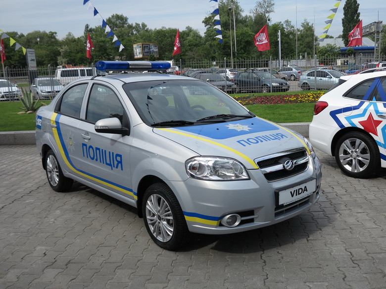 Запорізький автомобільний завод замінить ЗАЗами розбиті патрульні Тойоти Національної поліції України.