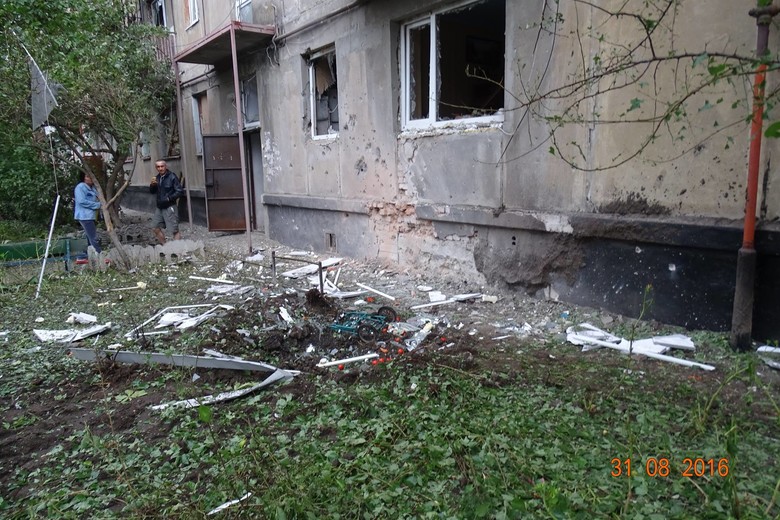 После долгого перерыва боевики вновь начали обстреливать город Счастье в Луганской области.