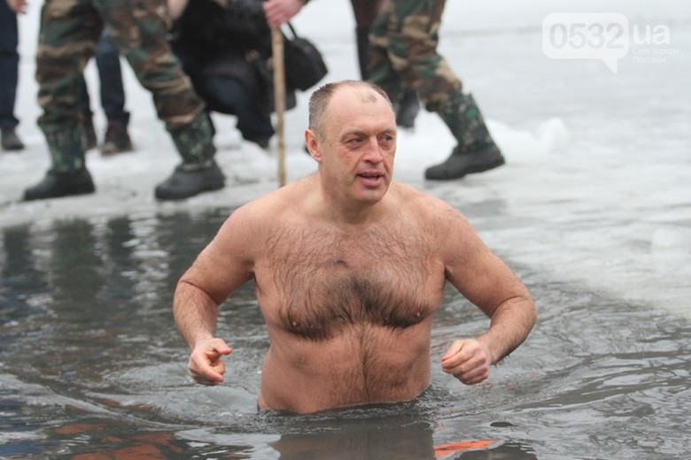 Накануне праздника Крещения Господня Слово и Дело сделало подборку фото самых известных украинских политиков во время купания в ледяной воде.