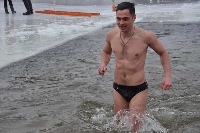 Накануне праздника Крещения Господня Слово и Дело сделало подборку фото самых известных украинских политиков во время купания в ледяной воде.