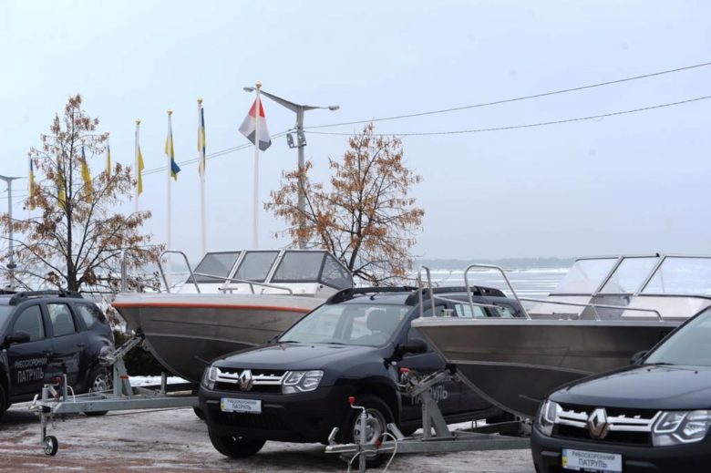 Нова техніка допоможе патрульним навести лад на водоймах Києва тастоличного регіону. Згодом їхній досвід перейде на всі водні ресурси України.
