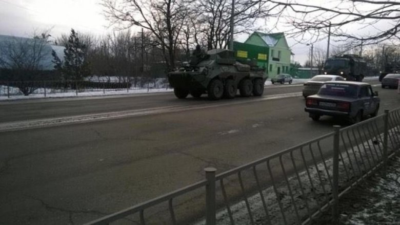 В окупований Російською Федерацією Сімферополь в п'ятницю, 27 січня 2017 року, заїхала колона військової техніки Росії.