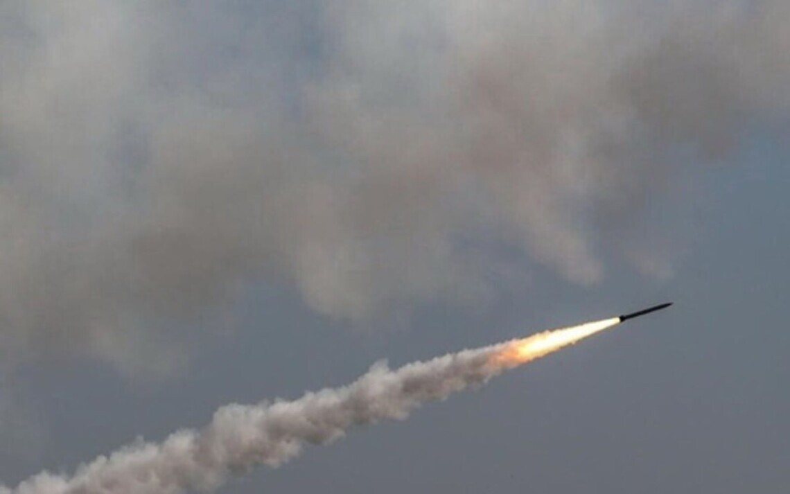Сегодня днём российские оккупанты нанесли очередной ракетный удар по Черниговской области ракетами земля-воздух.