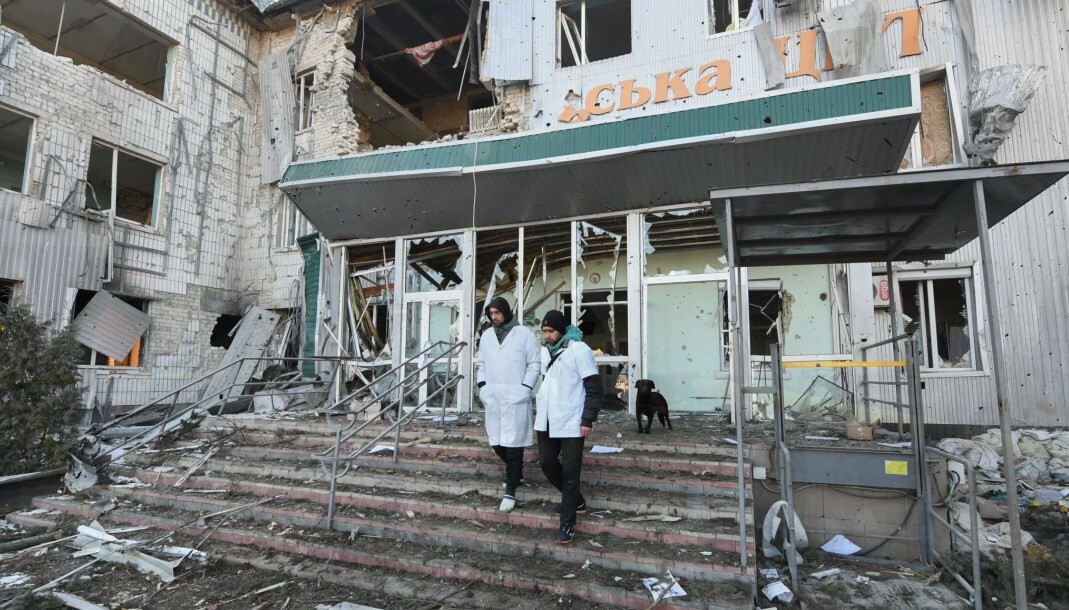 В результате вторжения россии в Украину 173 больницы полностью разрушены. Их не будут восстанавливать, а строить с нуля.
