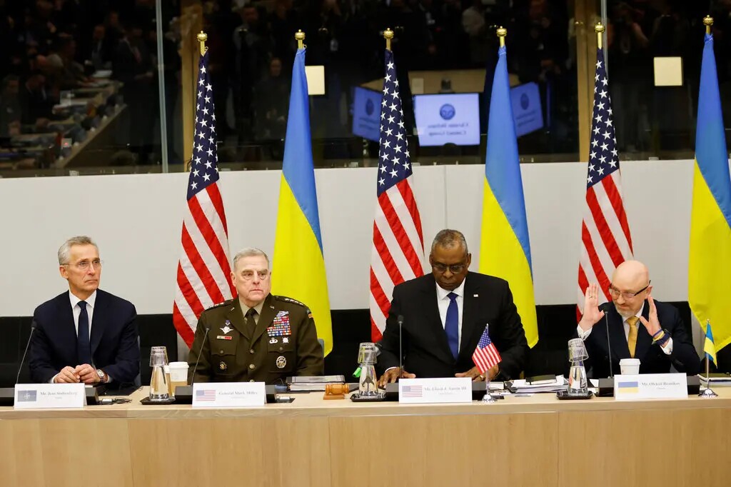 Началось девятое заседание в формате Рамштайн. По словам главы Пентагона, союзники помогут Украине перейти в контрнаступление весной.