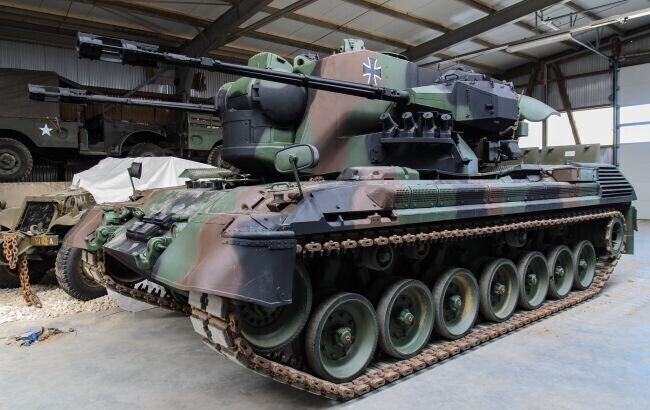 Германия подписала контракты на возобновление производства боеприпасов для зенитных установок Gepard, которые она поставила Украине.