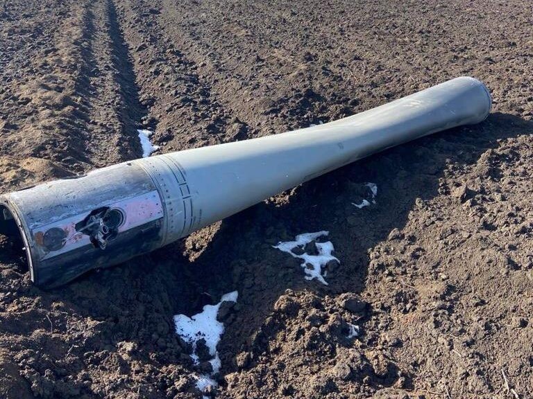 В граничащем с Украиной районе Молдовы снова обнаружили обломки ракеты, сообщает МВД страны.