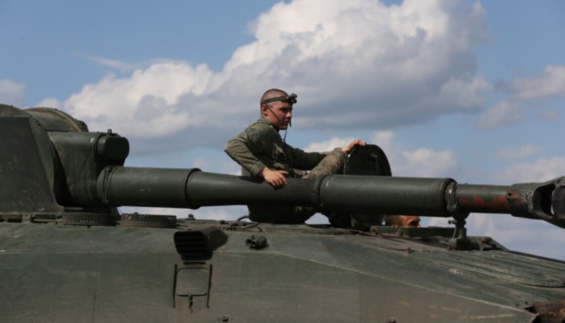 В Геническом районе Херсонской области российские оккупанты возобновили обучение своих военных.