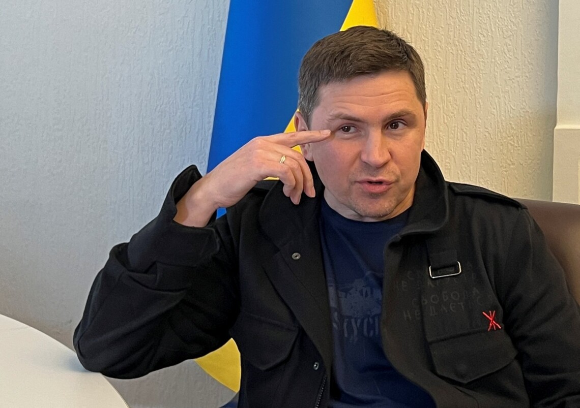 Взрывы в россии и атаки партизан являются следствием войны, считает советник главы Офиса президента Михаил Подоляк.