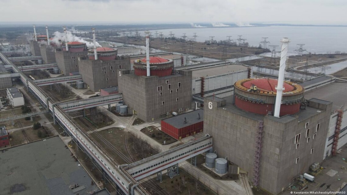 Ночью Запорожская АЭС была полностью обесточена из-за обстрелов российских оккупантов. Это уже шестой блэкаут станции.
