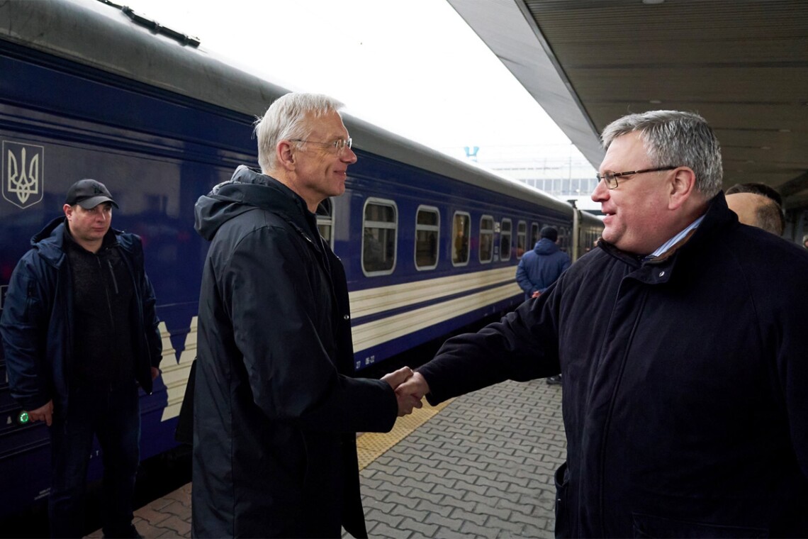 Премьер-министр Латвии Кришьянис Кариньш  в четверг, 16 марта, прибыл с визитом в Украину.