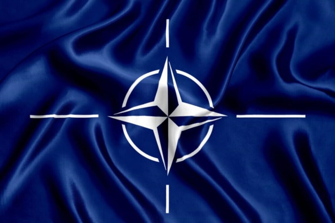 НАТО в ближайшие месяцы активизирует усилия по накоплению вооружений вдоль восточной границы альянса.