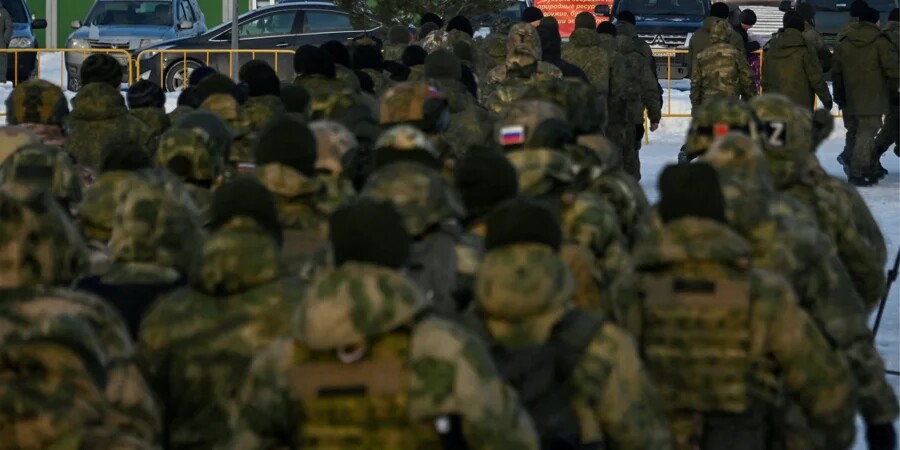 По словам спикера ГПСУ, уменьшение белорусской группировки связано, в первую очередь, с тем, что рф перебросила часть войск на восток Украины.