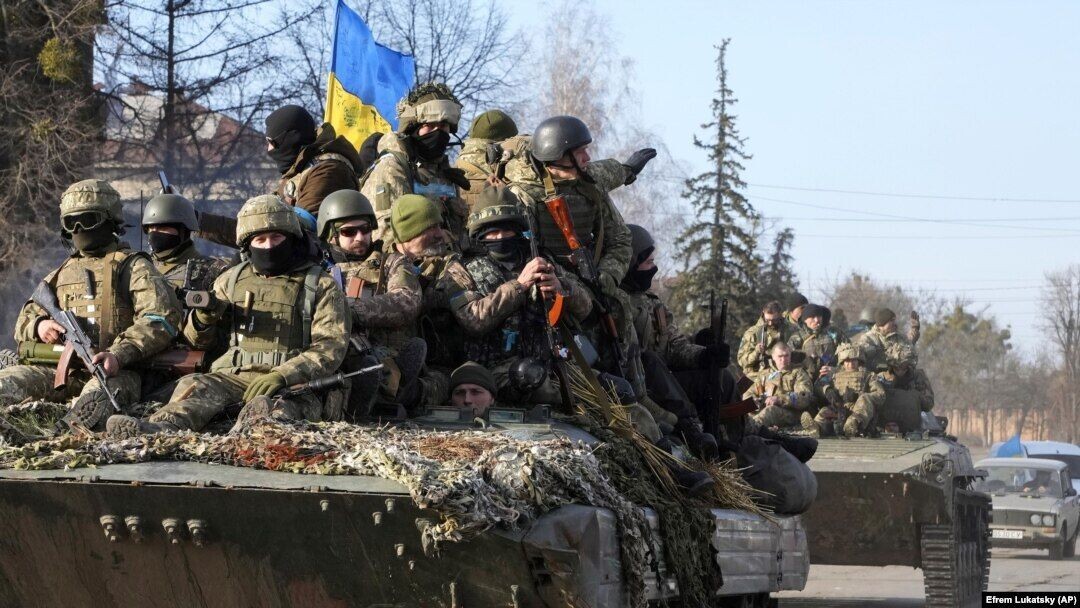 На Западе ожидают увидеть начало контрнаступления украинских сил в течение ближайших недель.