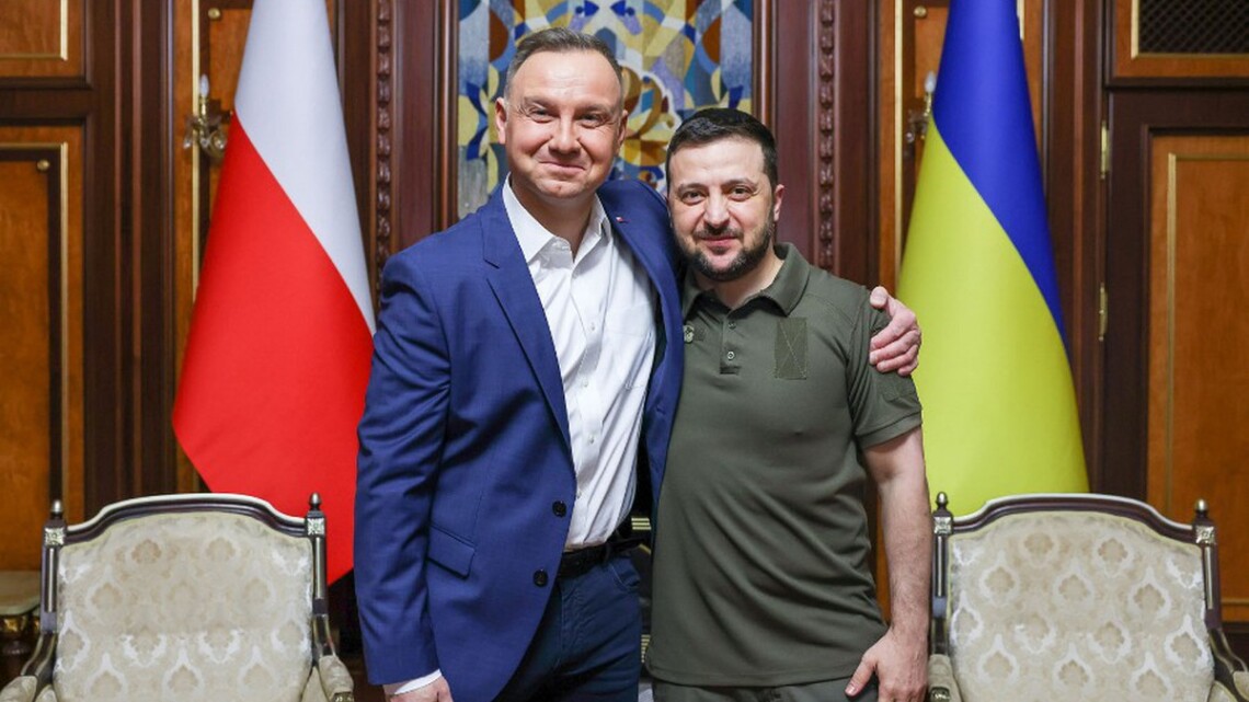 Владимир Зеленский уже прибыл с официальным визитом в Польшу. На сегодня запланированы его переговоры с Анджеем Дудой.