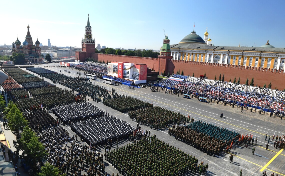 В ГУР рекомендовали простым россиянам не ходить на парад 9 мая и в другие дни держаться подальше от военной техники. У Украины есть вся информация о мерах безопасности рф на праздник.