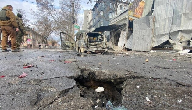 Российские военные попали по жилым кварталам населённых пунктов области. В результате вражеских ударов погибли 6 человек.