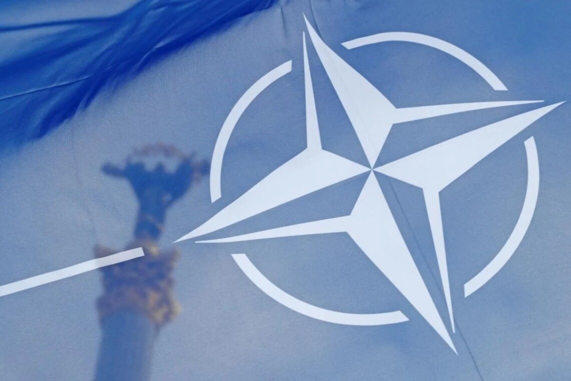 ПА НАТО призвала правительства своих стран открыто объявить на саммите в Вильнюсе о том, что Украина станет членом Альянса и согласует следующие конкретные шаги по вступлению Украины в НАТО.