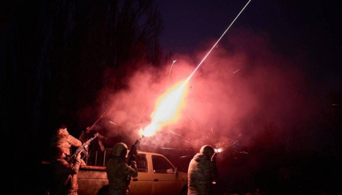 Ночью 29 мая российские террористы атаковали Украину дронами-камикадзе и ракетами. В ряде областей работает ПВО.