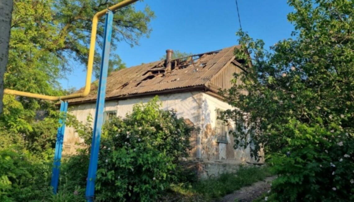 За прошедшие сутки, 6 июня, в Донецкой области российские захватчики обстреляли Кураховскую общину, а утром 7 июня ракетный удар потерпела Авдеевка.
