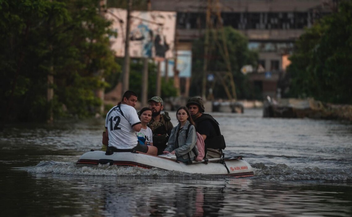 Жителям Херсонской и Николаевской областей, которые пострадали от затопления выплатят по 5 тысяч гривен помощи от государства и по 6,6 тысяч от ООН.