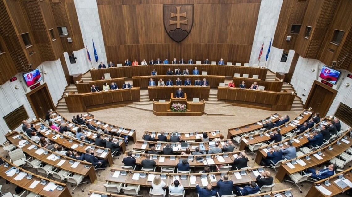В парламенте отметили, что Голодомор наряду с Холокостом представляет собой самое трагическое преступление против человечества на европейском континенте.
