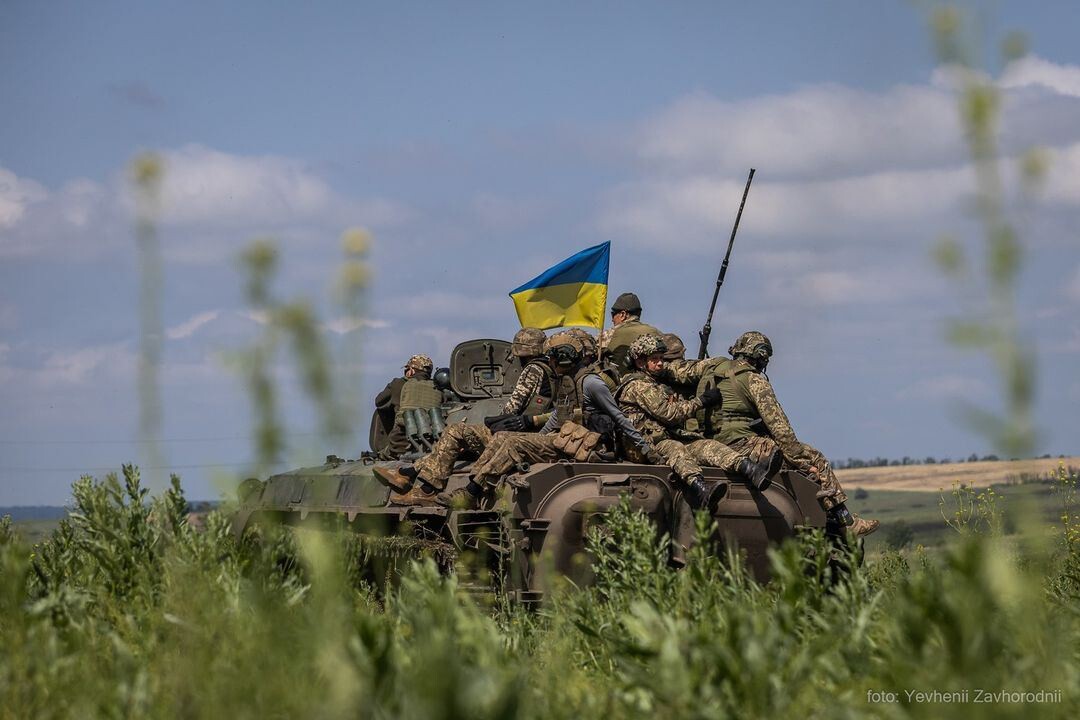 По словам Тарнавского, украинские войска системно выбивают россиян с позиций и продолжают продвижение на Таврическом направлении.
