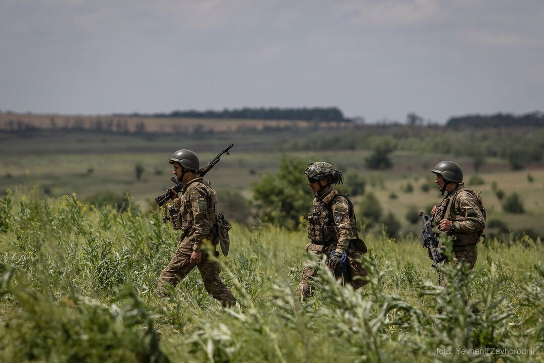 Вооруженные Силы Украины продолжают сдерживать наступление врага на востоке страны – за прошедшие сутки там произошло более 35 боевых столкновений.