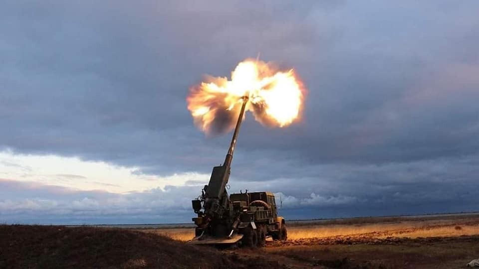 Украинские военные, среди прочего, за сутки поразили два Солнцепека, 22 артиллерийских средства на огневых позициях, один склад боеприпасов и станцию ​​РЭБ российских окупантов.