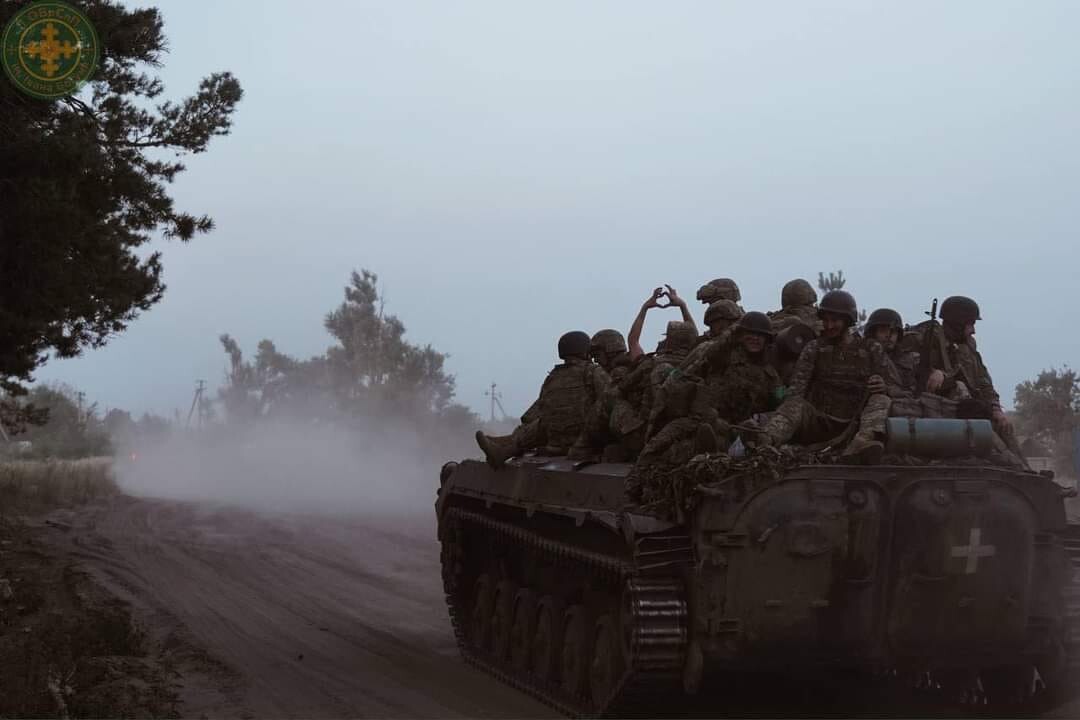 Украинские военные ведут контрнаступательные действия на нескольких участках фронта. Есть продвижение на Бахмутском направлении.