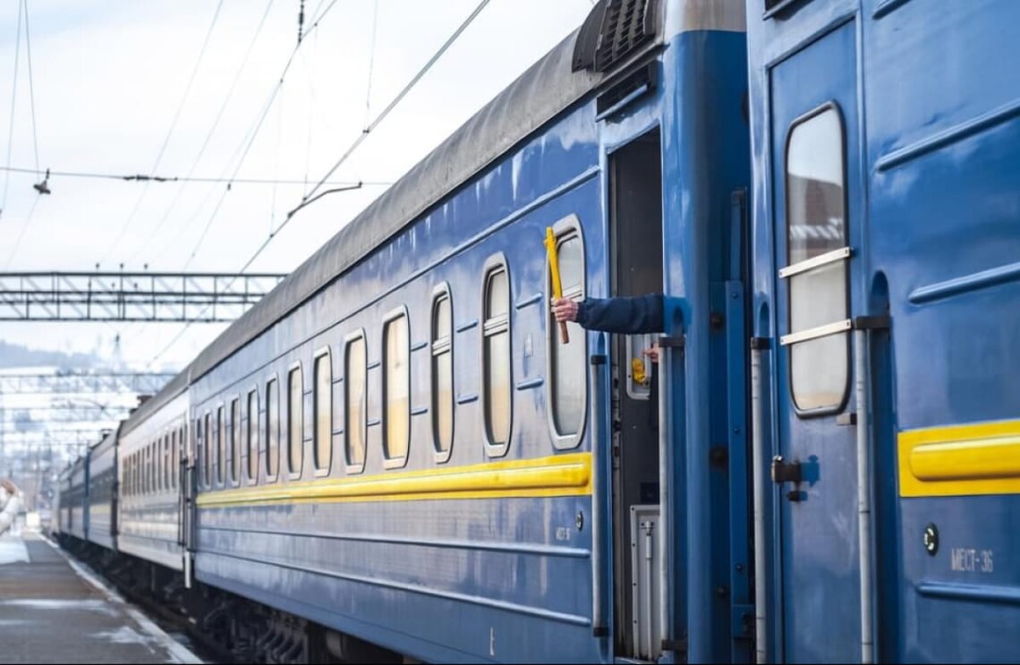 Некоторые поезда в Киев в ближайшее время будут прибывать в полуторачасовой задержкой. Это касается и обратных рейсов.