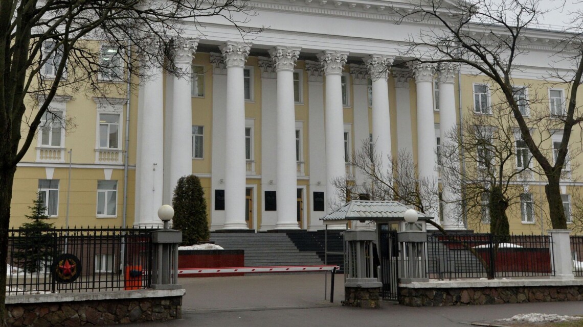 Антикоррупционный суд удовлетворил иск Минюста к белорусскому минобороны, в котором просили конфисковать имущество ведомства.