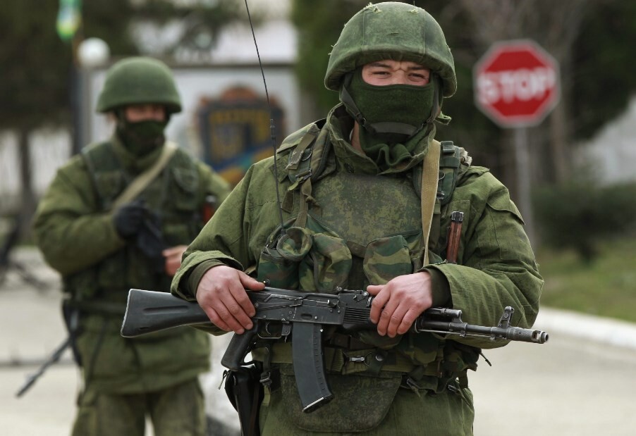 На временно оккупированных территориях Луганской области российские захватчики активно ищут членов украинского подполья.