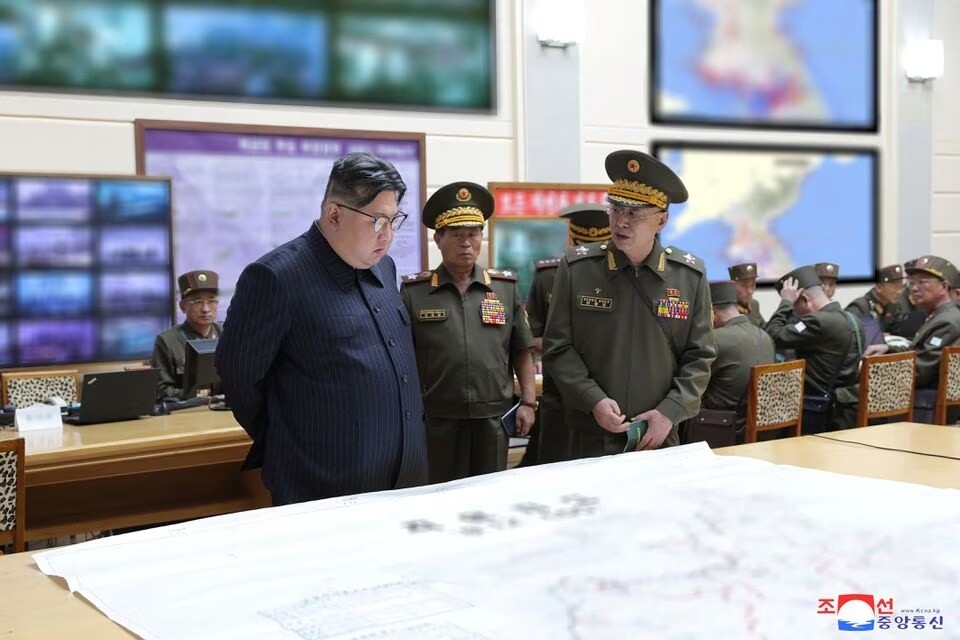 КНДР провела учения, в рамках которых отработала нанесение удара тактическим ядерным оружием по объектам на территории Южной Кореи.