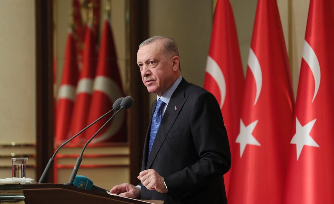 Турция будет и дальше выступать за продление Черноморской зерновой инициативы, поскольку альтернативы этому соглашению пока нет. Об этом заявил турецкий президент Реджеп Тайип Эрдоган.